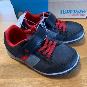 NWT Boys size 9 Stride Rite Sneakers